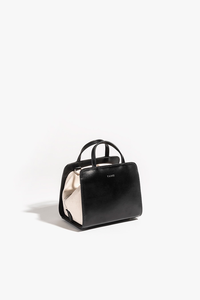 yuki様オーダー 内布付 不機嫌な黒パグ＆白ペキ お散歩バッグ かご