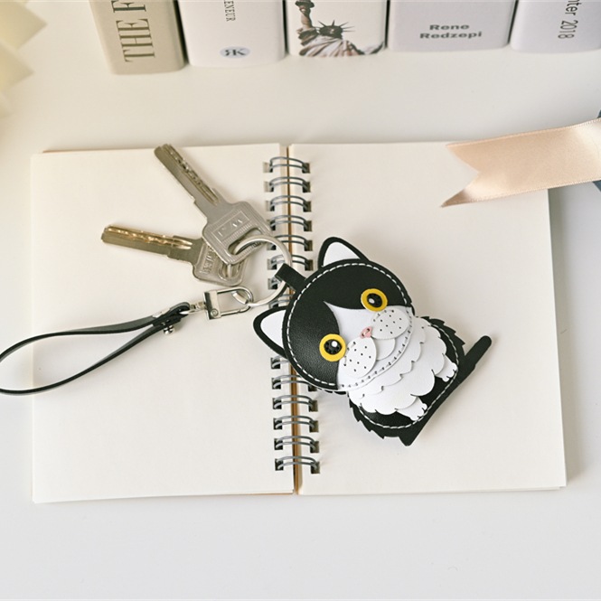 レザー製キーホルダーチャーム NECOシリーズ・ハチワレ