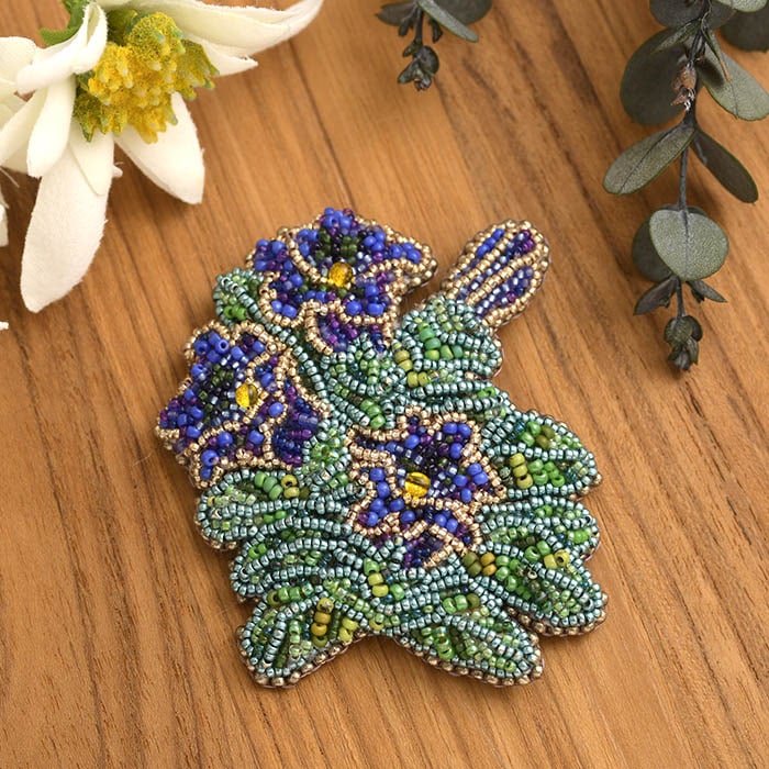 チャボリンドウのブローチ～アルプス三大名花～ 【作家：有井順子