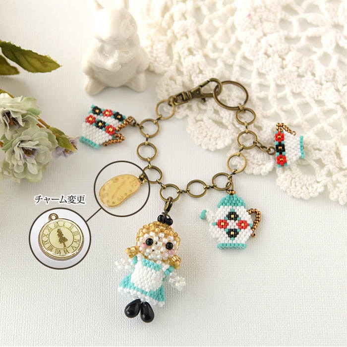 Myaa Sweets 様 不思議の国のアリスクッキーバッグチャーム アリス風