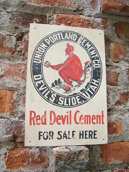 昔のアドバタイジング ウッドサイン シリーズ第一弾 （レッドデビル