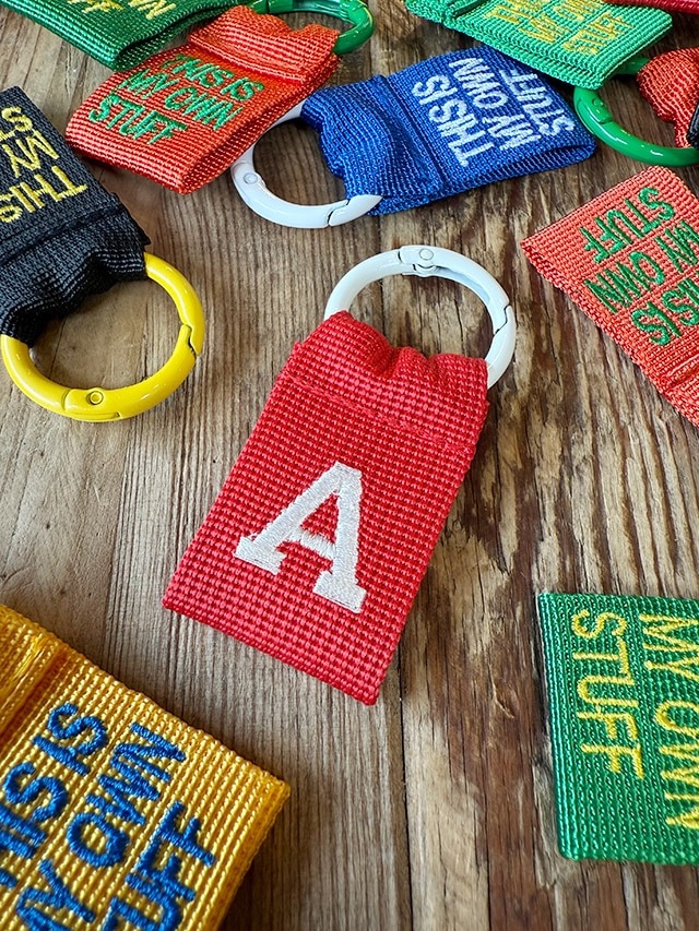 カレッジ イニシャルレター タグ （A） キーホルダーの通販・販売