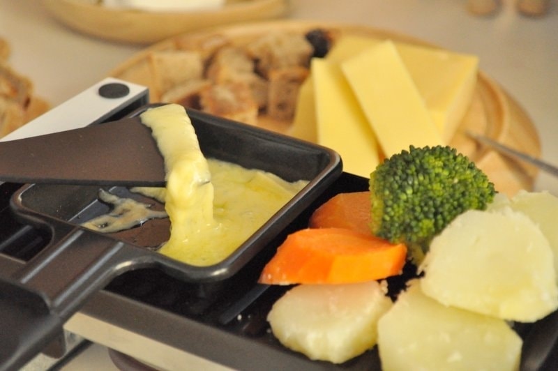 スイス産ラクレット(1kg)ハイジのチーズ！ | すべての商品 | Cheese Honey