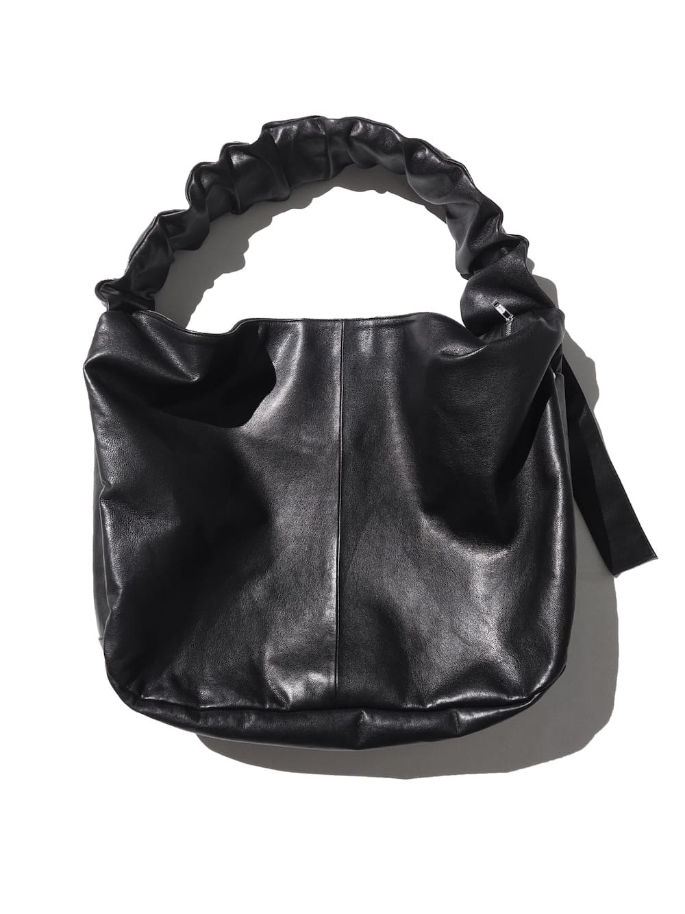 ssstein(シュタイン) SHIRRING HANDLE LEATHER SHOULDER BAG