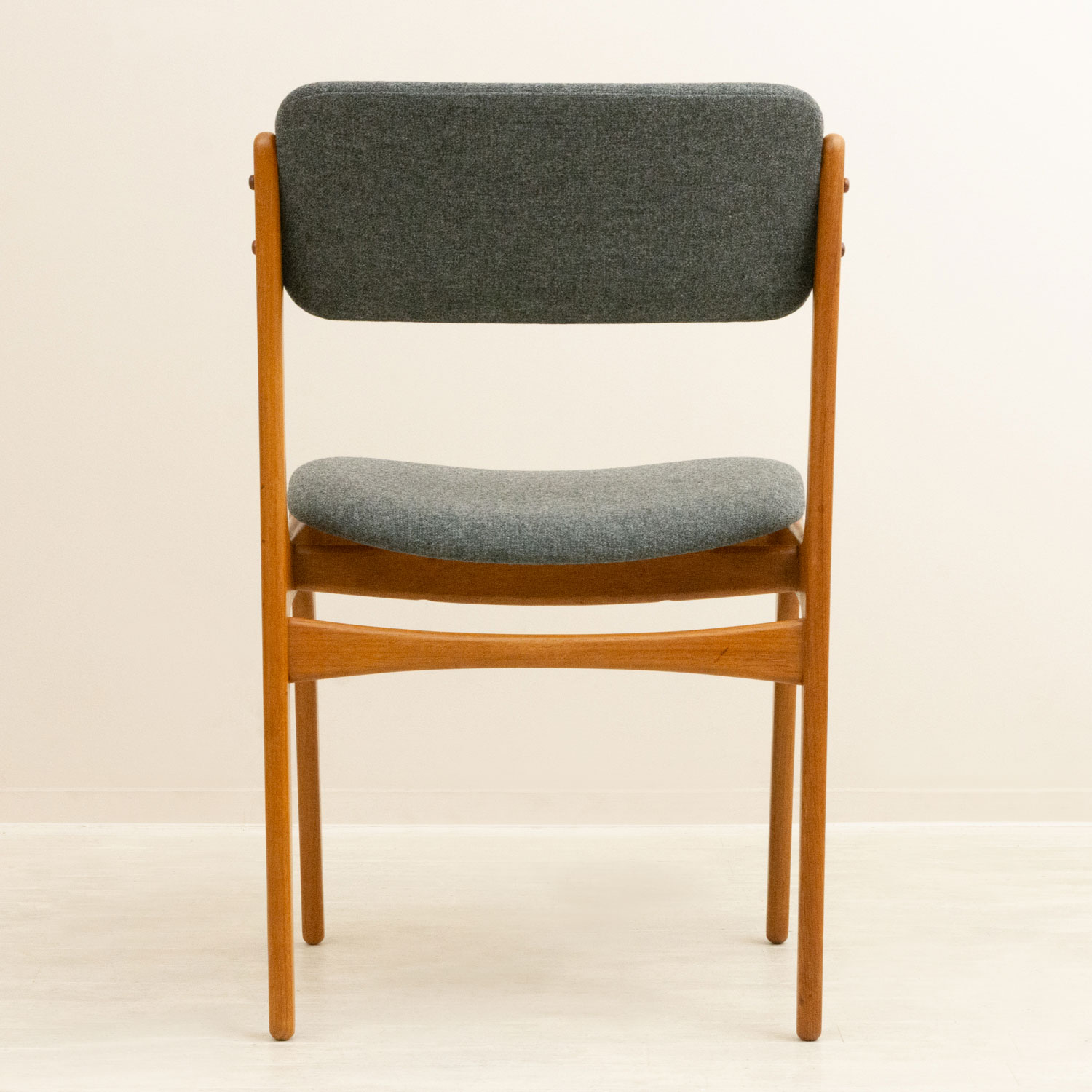 エリック・バック モデル49 ダイニングチェア チーク 北欧ビンテージ