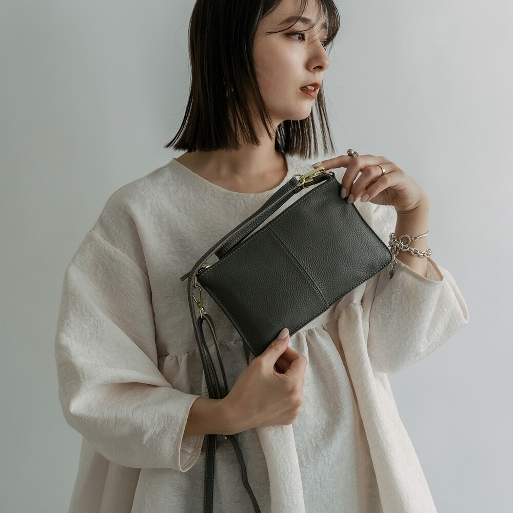 Cross charm official store | 本革ショルダー 大人 ミニショルダー