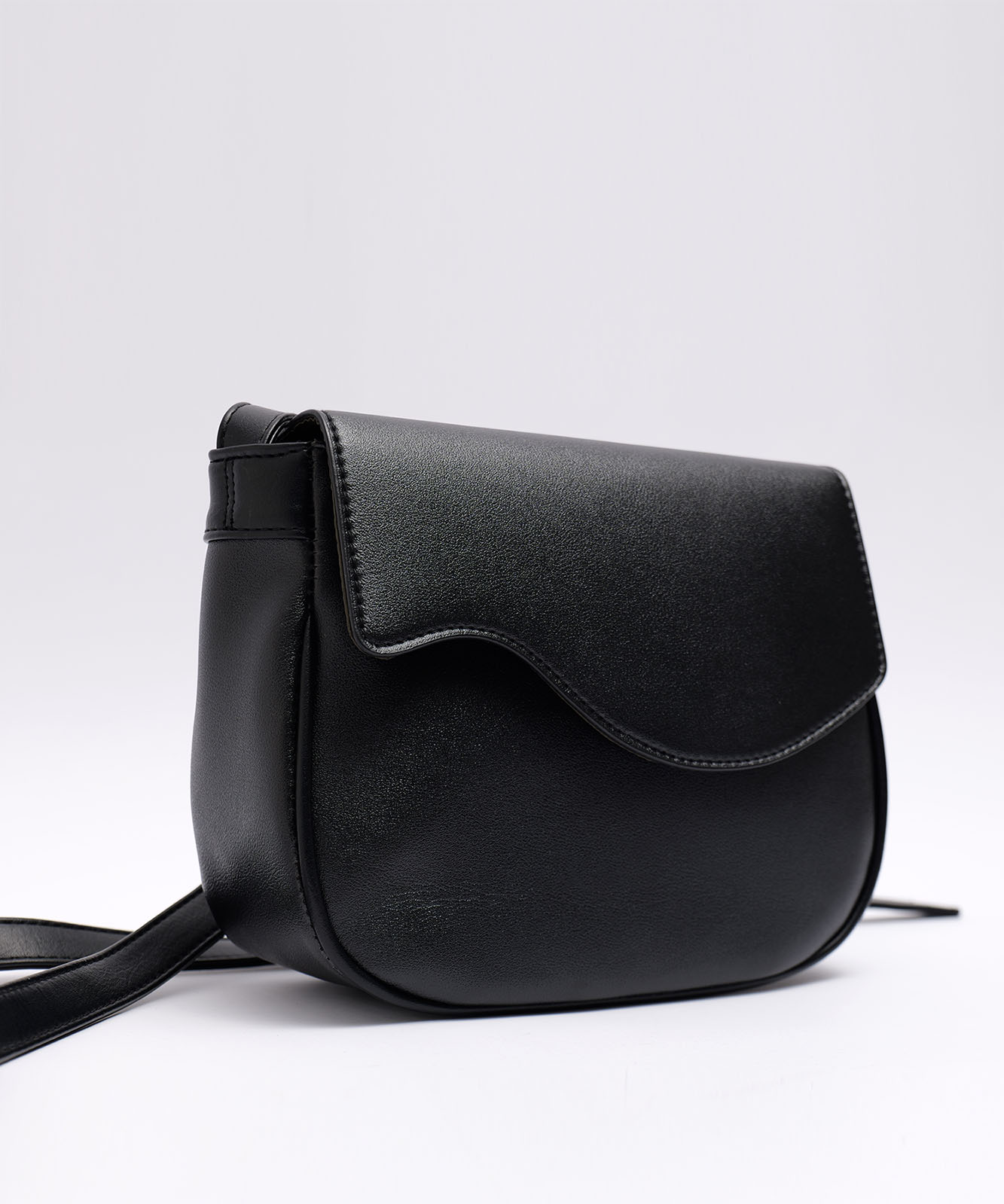 DEVICE × ぬこコラボ 】 Rename フェイクレザー ウェーブフラップ