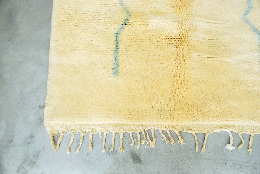 LIGHT YEARS(ライト イヤーズ)