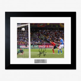 額装済みサッカーサイン入りフォトを販売 - THE DUGOUT