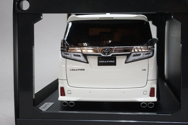 1/18 イグニッションモデル IG1670 トヨタ Toyota Vellfire (30) ZG