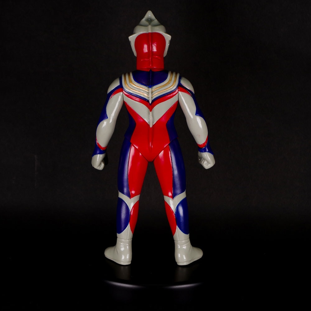 ソフビ】【ブルマァク】ウルトラマンティガ/BULLMARK ブルマアク｜墓場