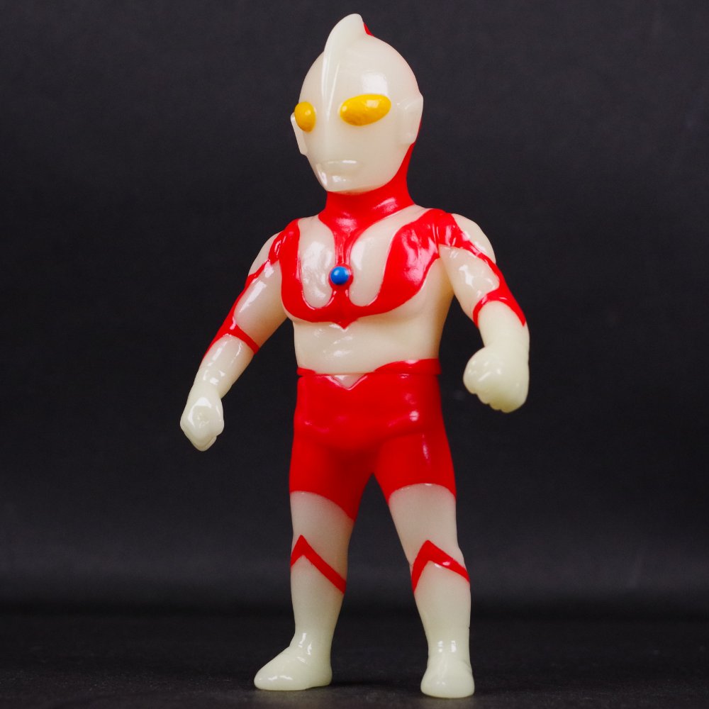 ソフビ/MAX TOY マックストイ/ウルトラマン（蓄光）｜墓場の画廊ONLINE