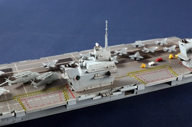 1/700 イギリス海軍 航空母艦 HMS クイーン・エリザベス【06571