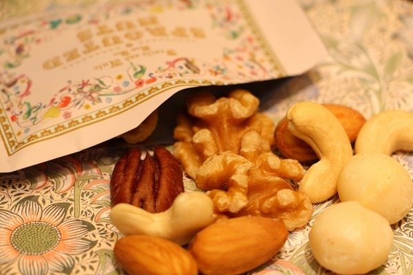 リピート率No.1】 フローラナッツ（旧名：食べきりサイズの発芽ナッツ