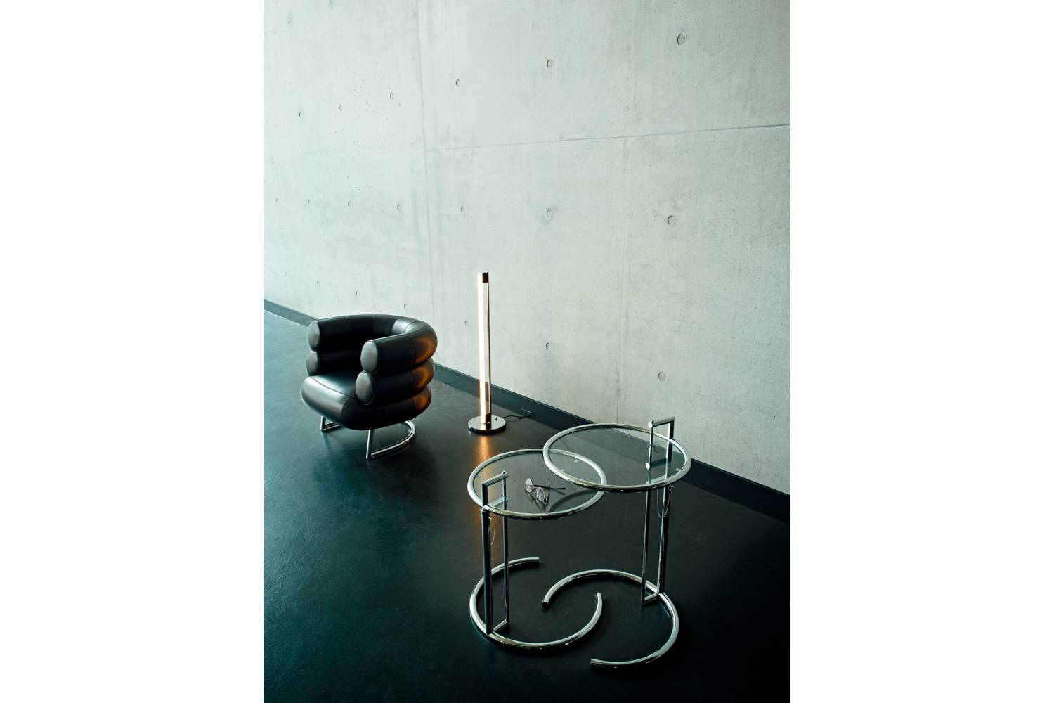 アジャスタブルテーブル E1027の通販 | 家具・インテリア通販 MAARKET