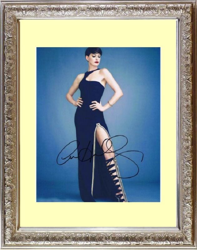 Anne Hathaway アン ハサウェイ 直筆サイン PHOTO | ハリウッド女優