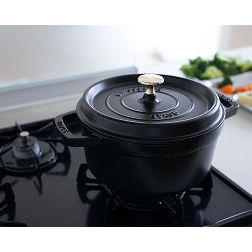 ストウブ staub ピコ ココット ラウンド 22cm 黒 40509-305の通販
