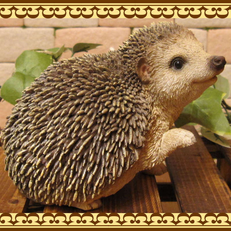 ハリネズミの置物 Dタイプ 振り向き ヘッジホッグ リアル はりねずみ
