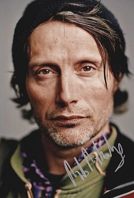 マッツ・ミケルセン 直筆オートグラフ | オートグラフ（直筆サイン