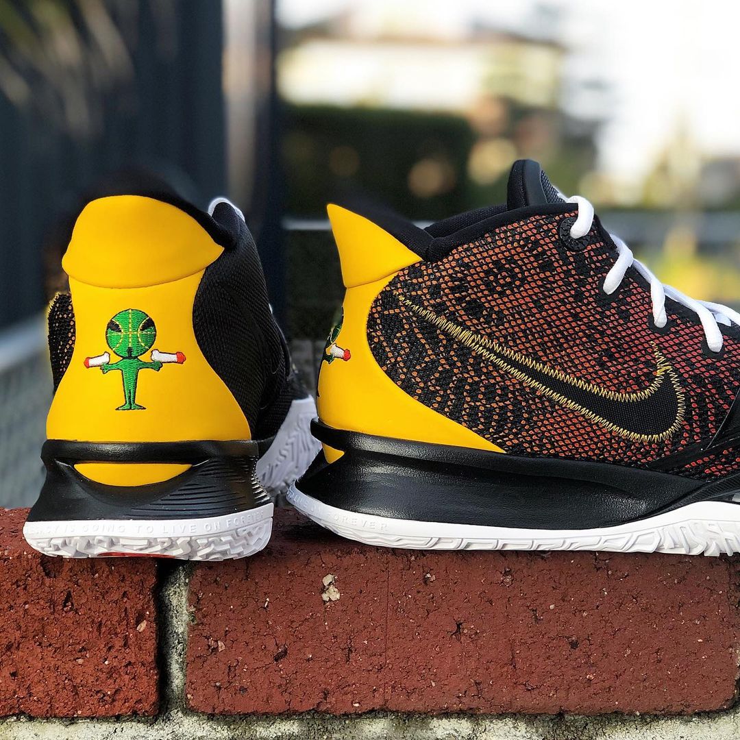 NIKE KYRIE 7 EP 'RAYGUN' ナイキ カイリー 7 レイガン 【MEN'S