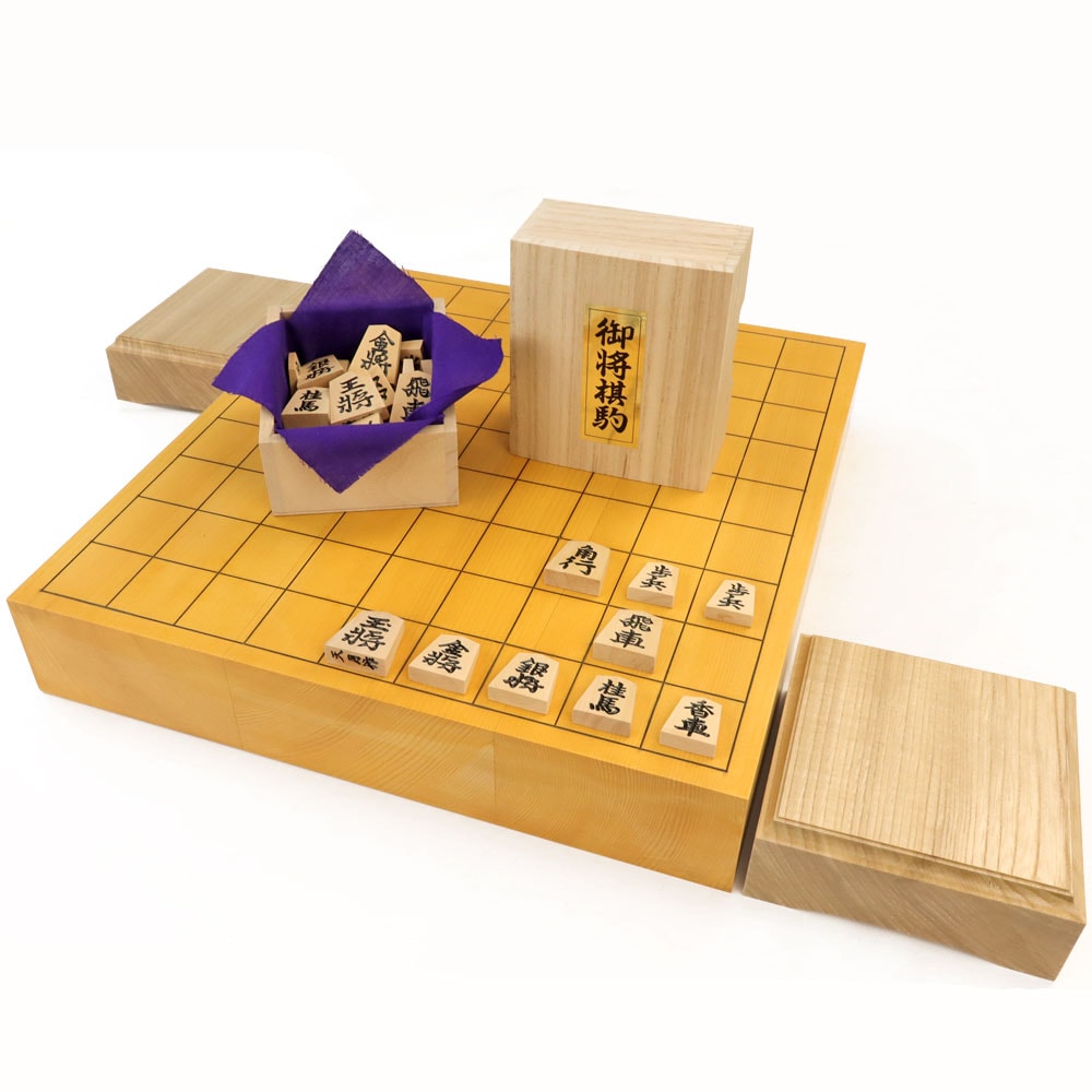 日向産本榧2寸ハギ卓上将棋盤セット 黄楊錦旗彫駒 栓駒台 MS30 ※高級