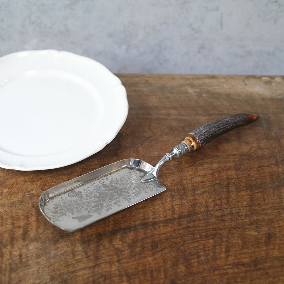 アンティーク クラムスクープ 19世紀 イギリス シルバープレート製パン