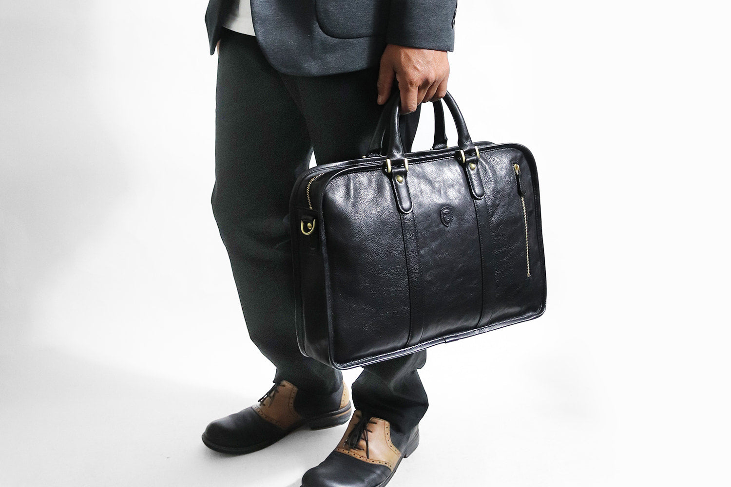 sot / GAMI 趣のあるベジタブルタンニンレザーの 機能的2wayブリーフケース