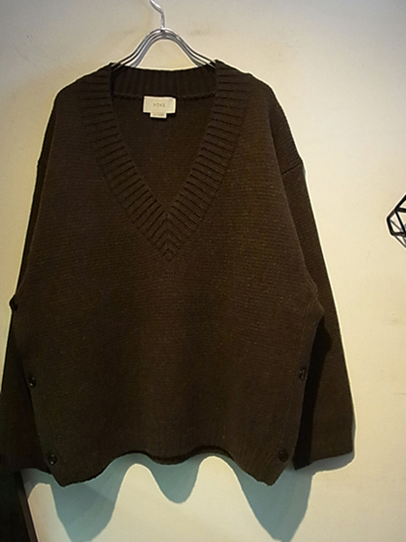 YOKE（ヨーク） 5G ミラノリブVネックニット ブラウン - margin