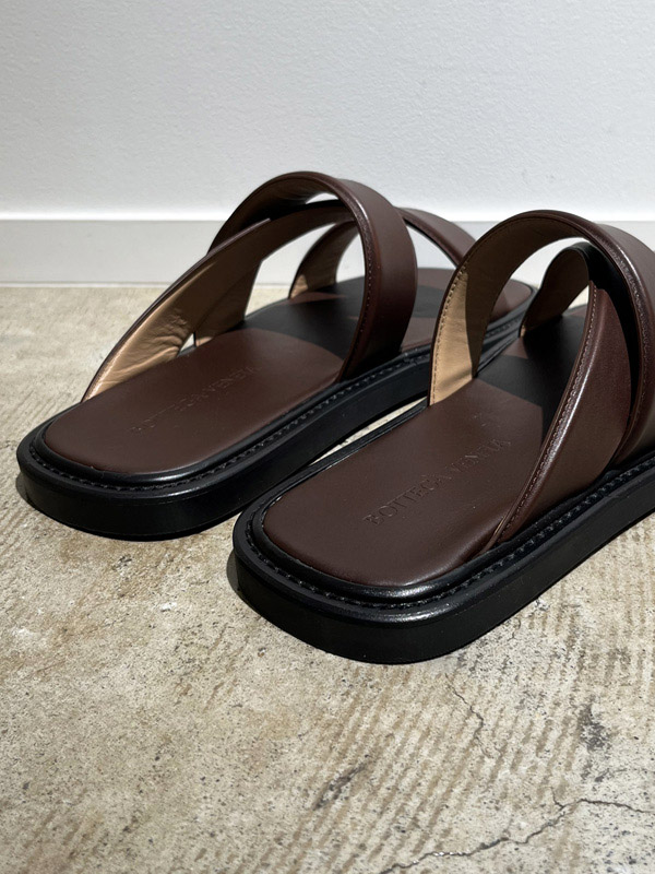 BOTTEGA VENETA（ボッテガヴェネタ） レザーサンダル ブラウン - margin