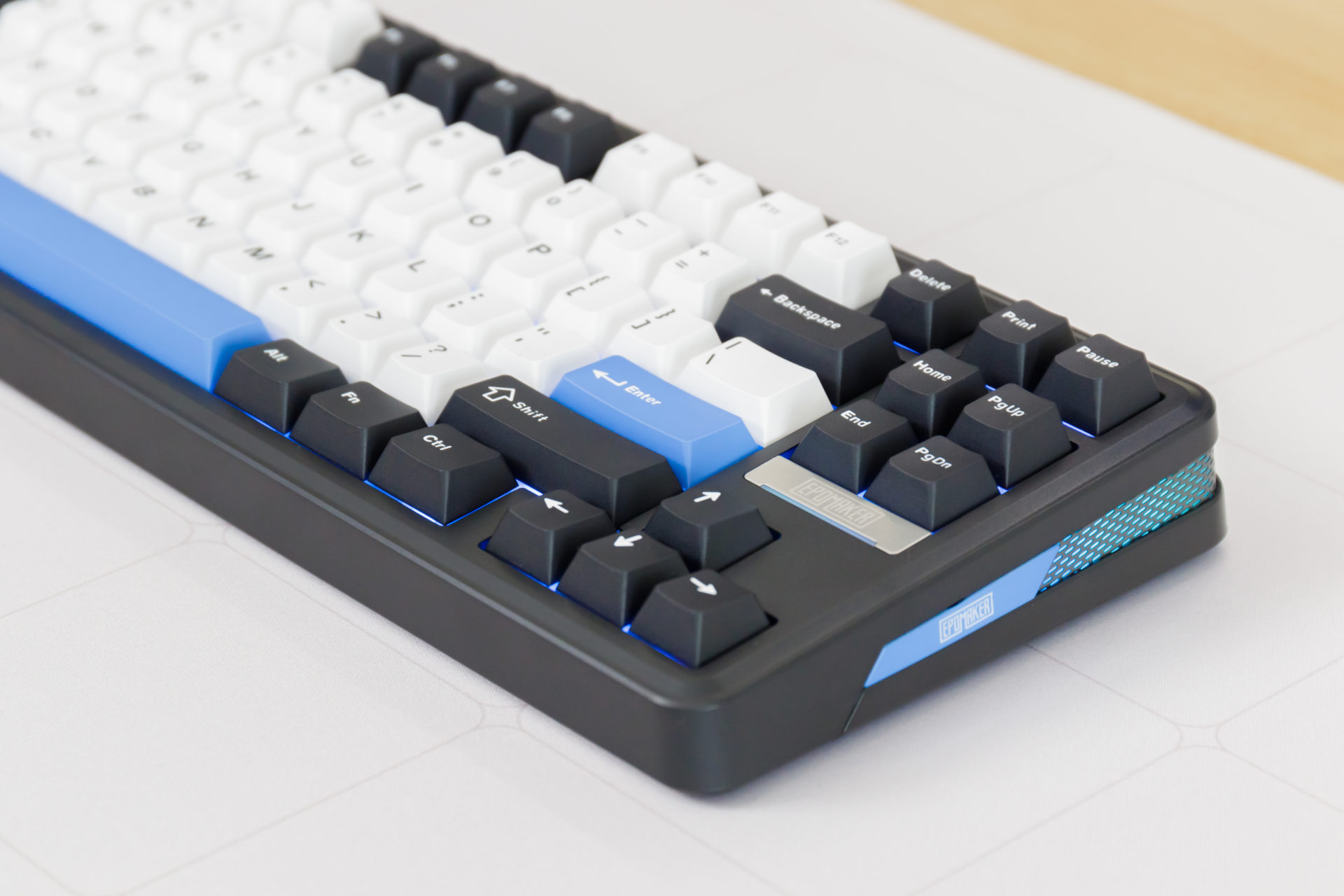 Epomaker TH85【レビュー】QMK/VIA対応で打鍵感・打鍵音が最高 | Web