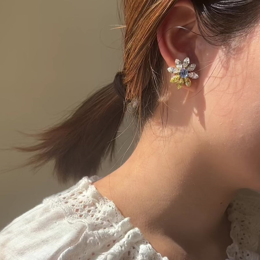 MINI BLOOM ピアス - masae公式オンラインストア | ビジューフラワー