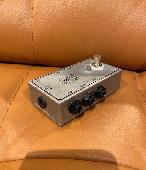 USED Bright Onion Pedals Looper with Amp Channel Selector - Loop