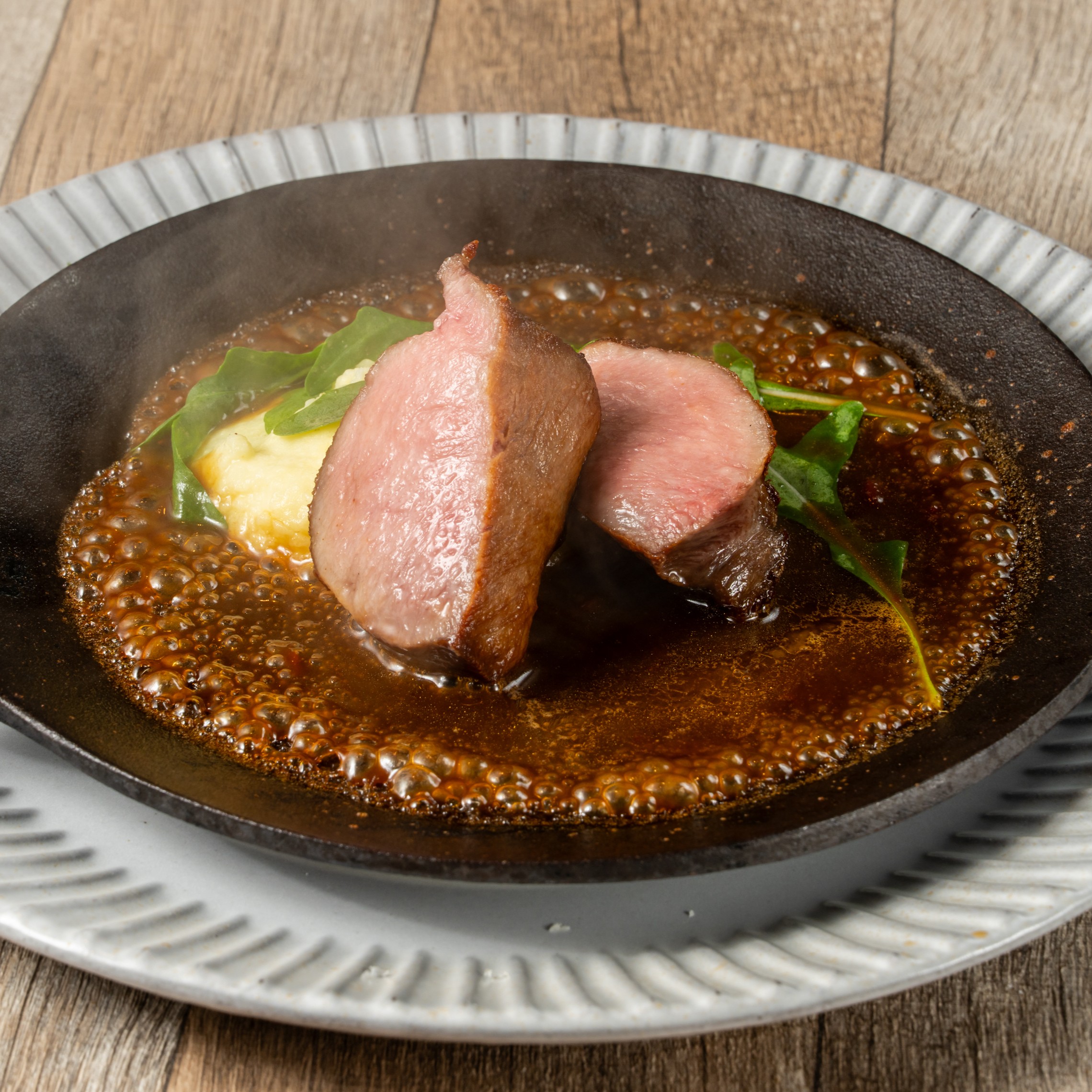 公式】肉とハーブ トラットリア ENTRATA 茶屋町