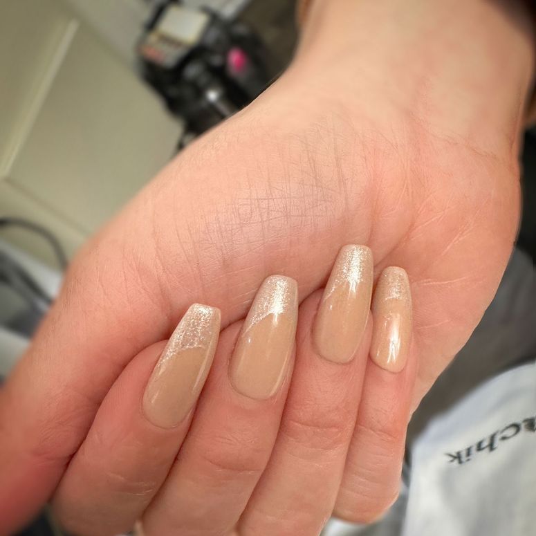 クリスチャン ルブタンのネイルカラーがリニューアルしてミニサイズに