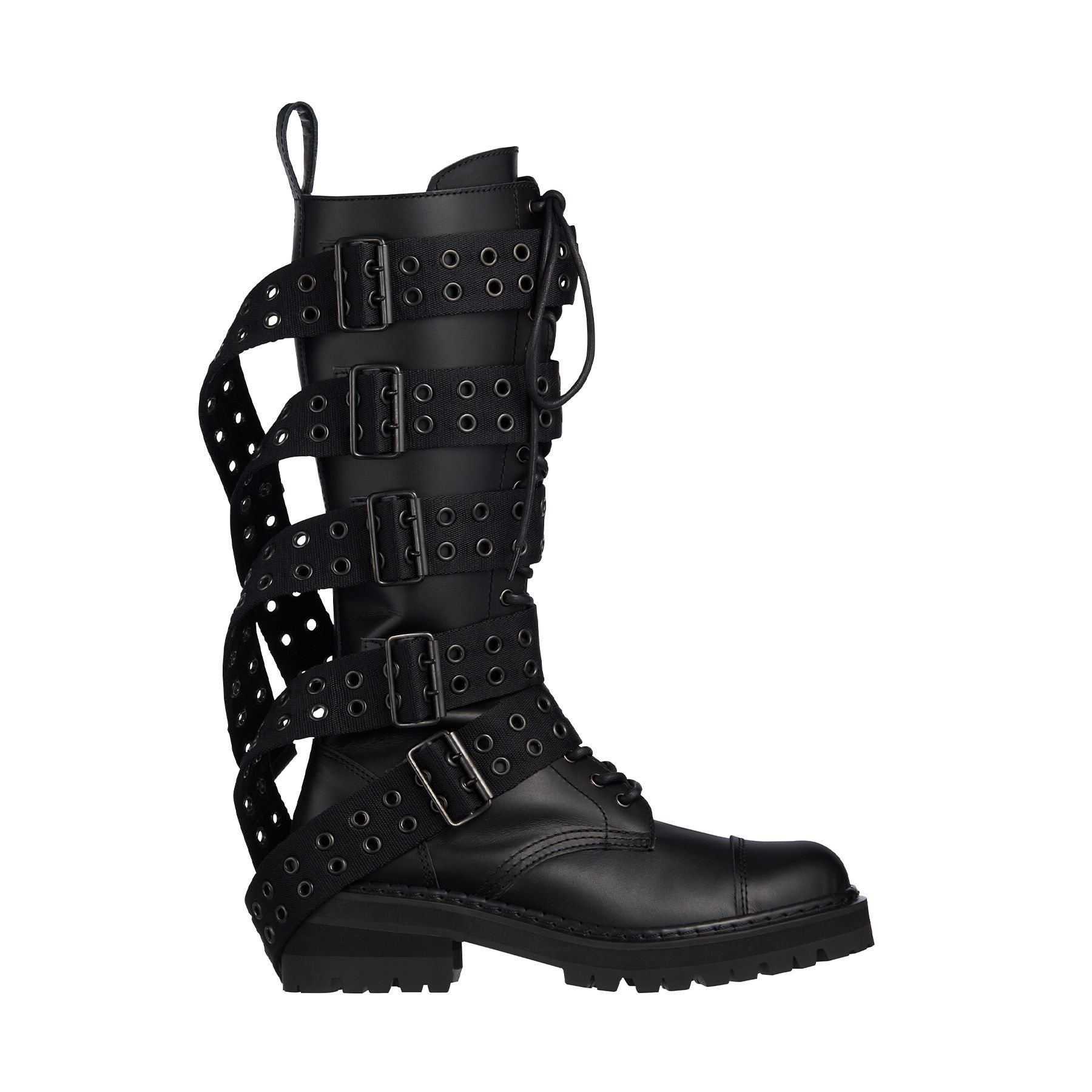 パワフルなベルトが内なるマインドに火を付ける。ジュンヤ ワタナベの