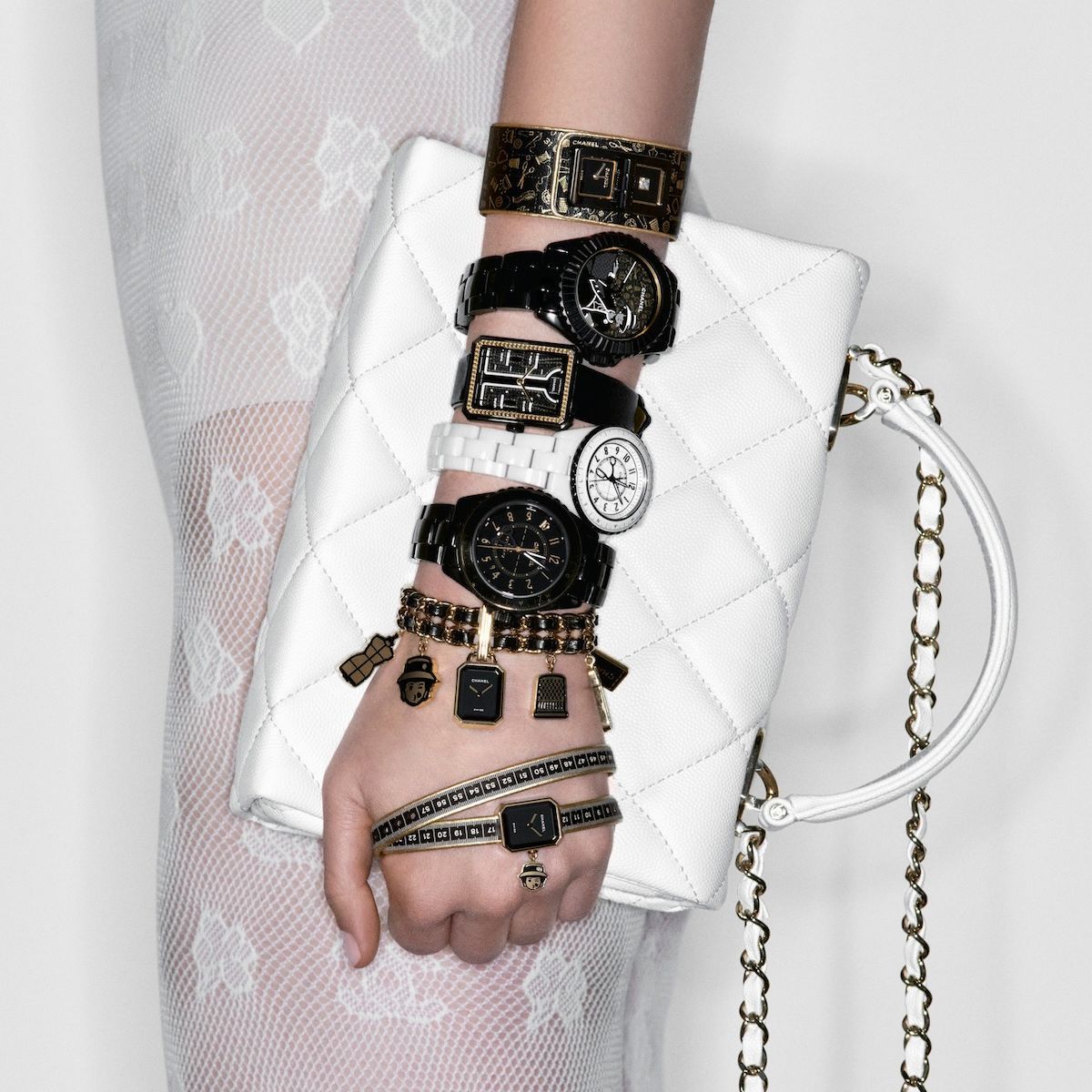 シャネル、クチュールの世界をイメージした限定ウォッチを発売 | Vogue