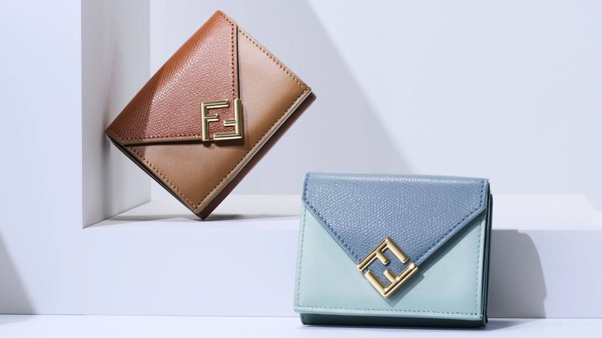 フェンディから、12月21日の“最強開運日”に向けて新作スモールレザー