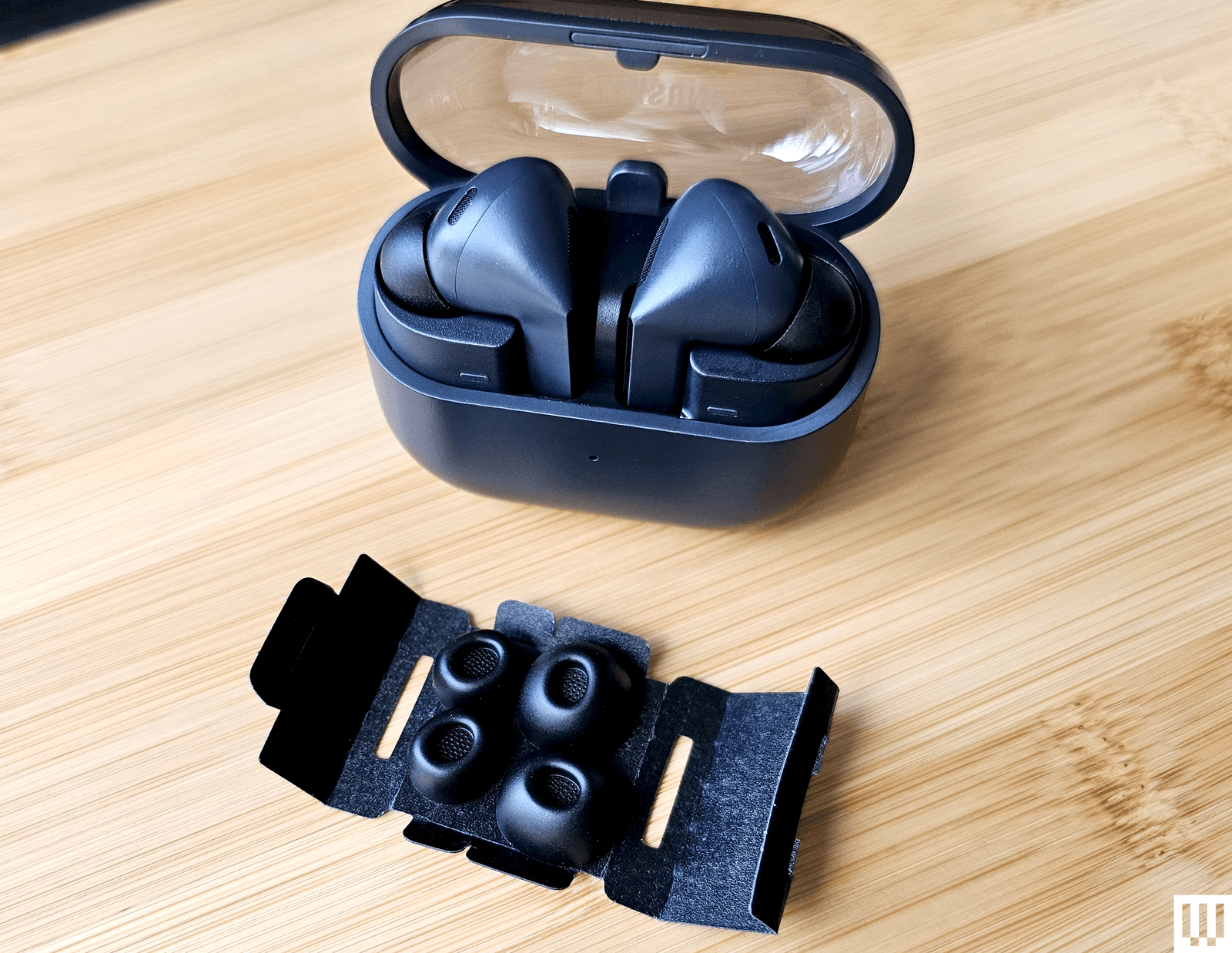Samsung Galaxy Buds3 FE Review: Better AirPods for Android | WIRED