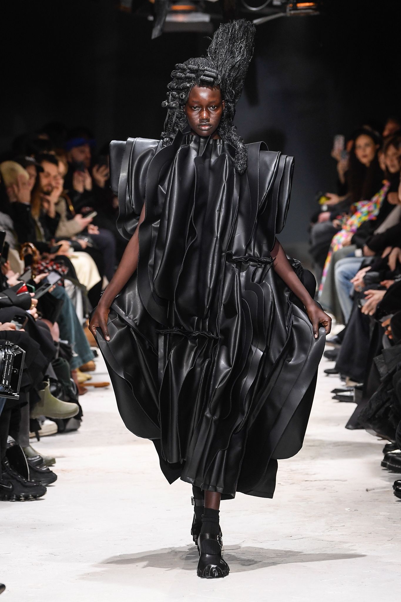 ルック】「コム デ ギャルソン」2024-25年秋冬コレクション - WWDJAPAN