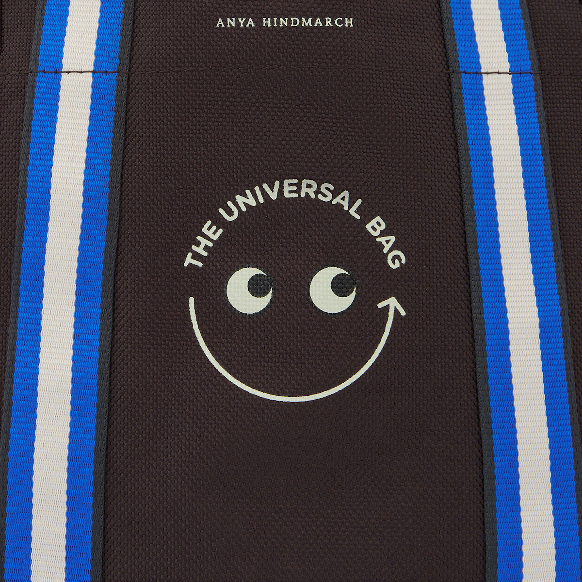 アニヤ・ハインドマーチ」がついにオリジナルの“ユニバーサルバッグ”を