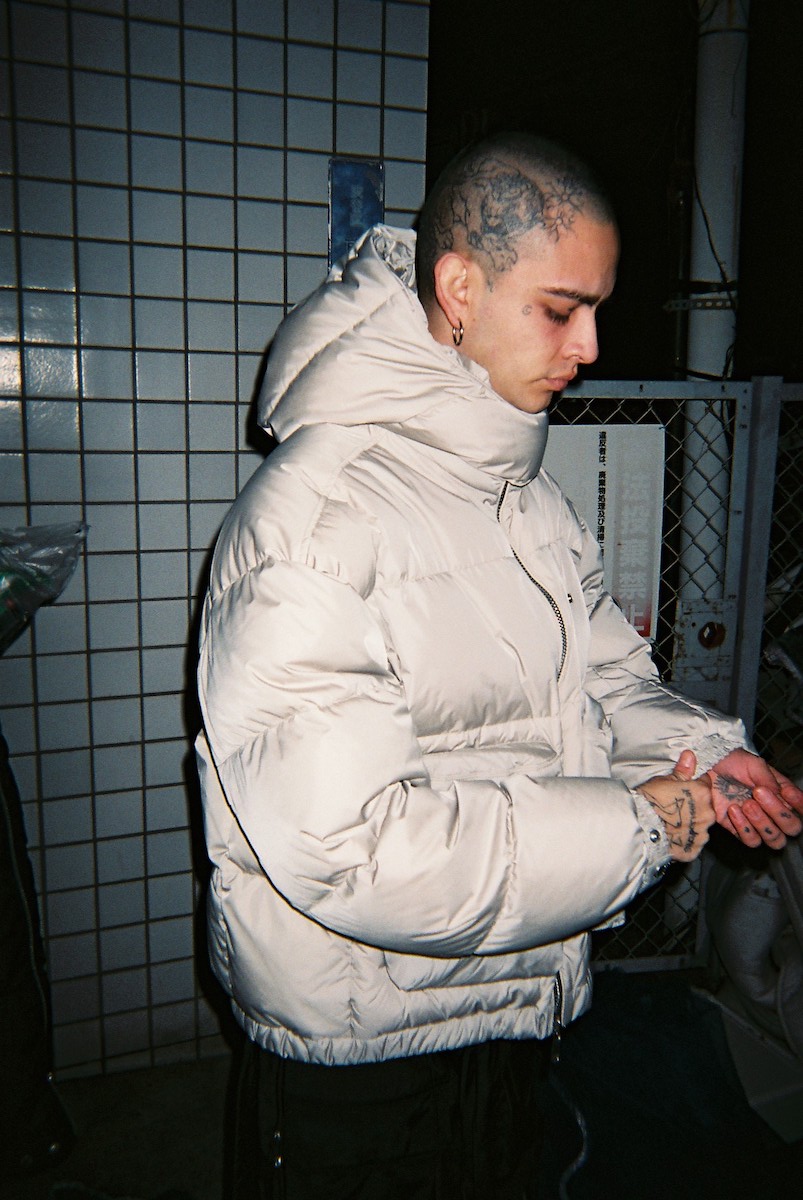 タトラス」がLA発の「ライオット・ヒル」とコラボコレクションを発売