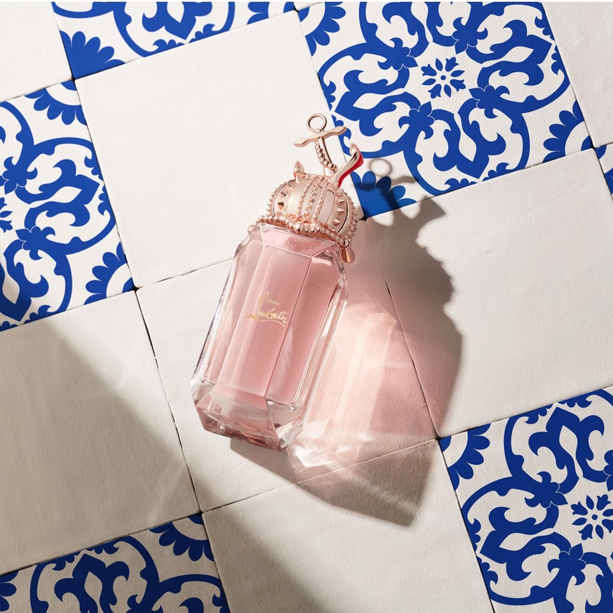 クリスチャン ルブタン」がオードゥパルファン発売 海をイメージした