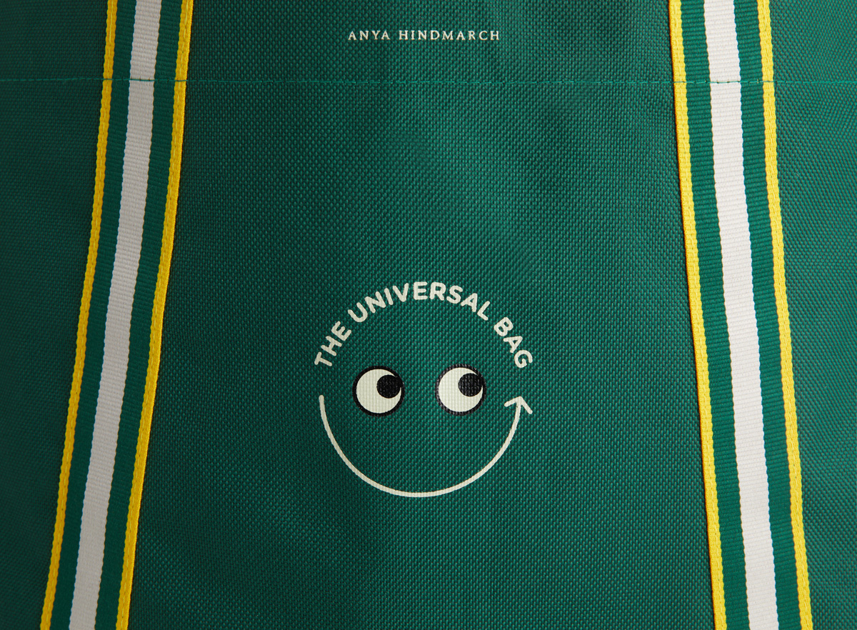 アニヤ・ハインドマーチ」がスーパー「ナショナル麻布」で再生素材の