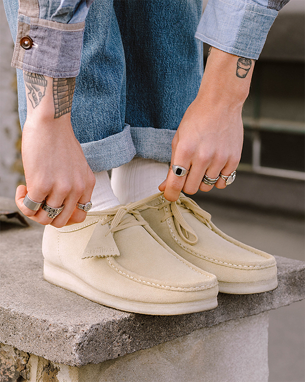 WALLABEE MAPLE SUEDE X WHITE SOCKS -Clarks (クラークスジャパン