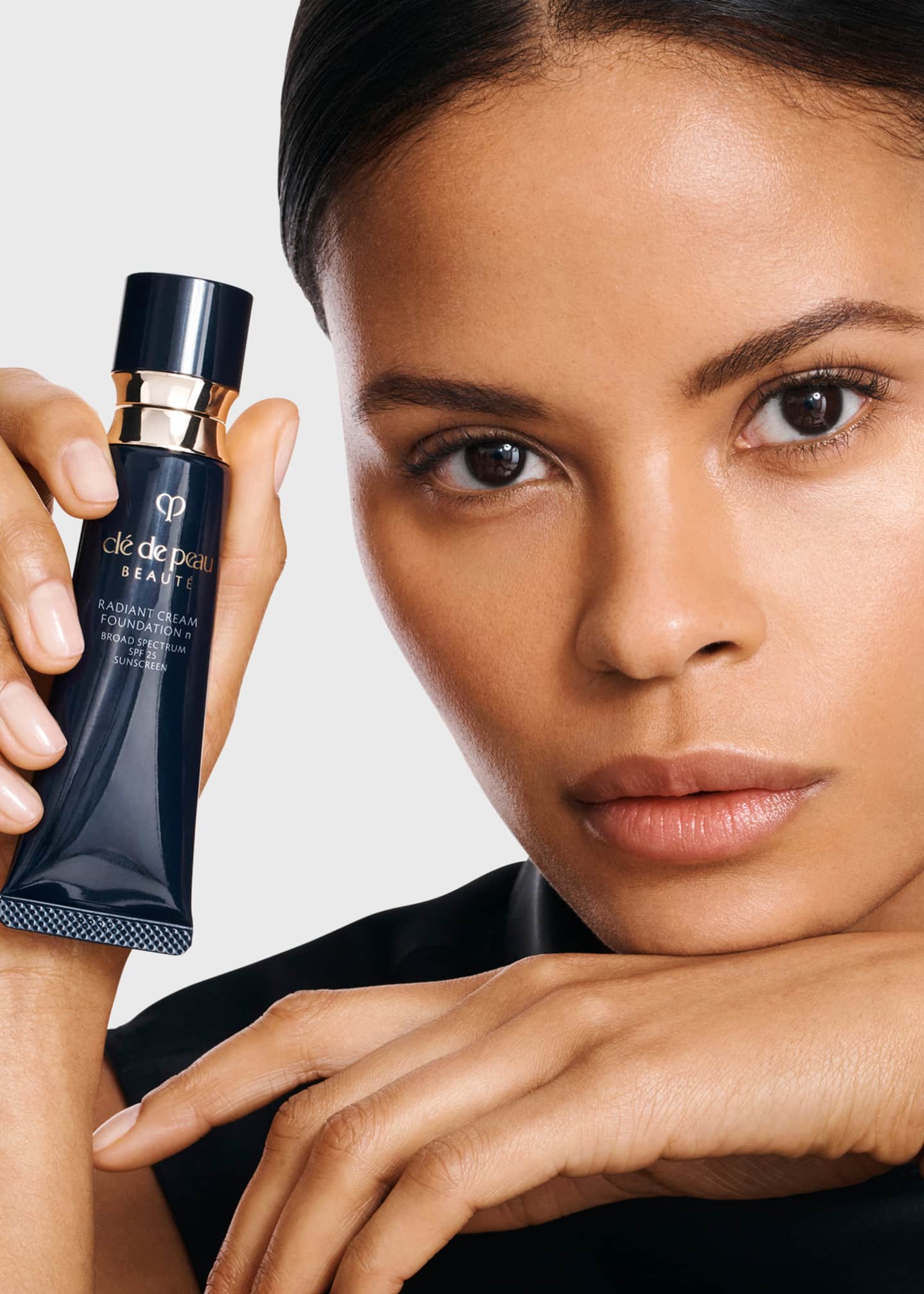 Cle de Peau Beaute Radiant Cream Foundation SPF 25 - Bergdorf Goodman