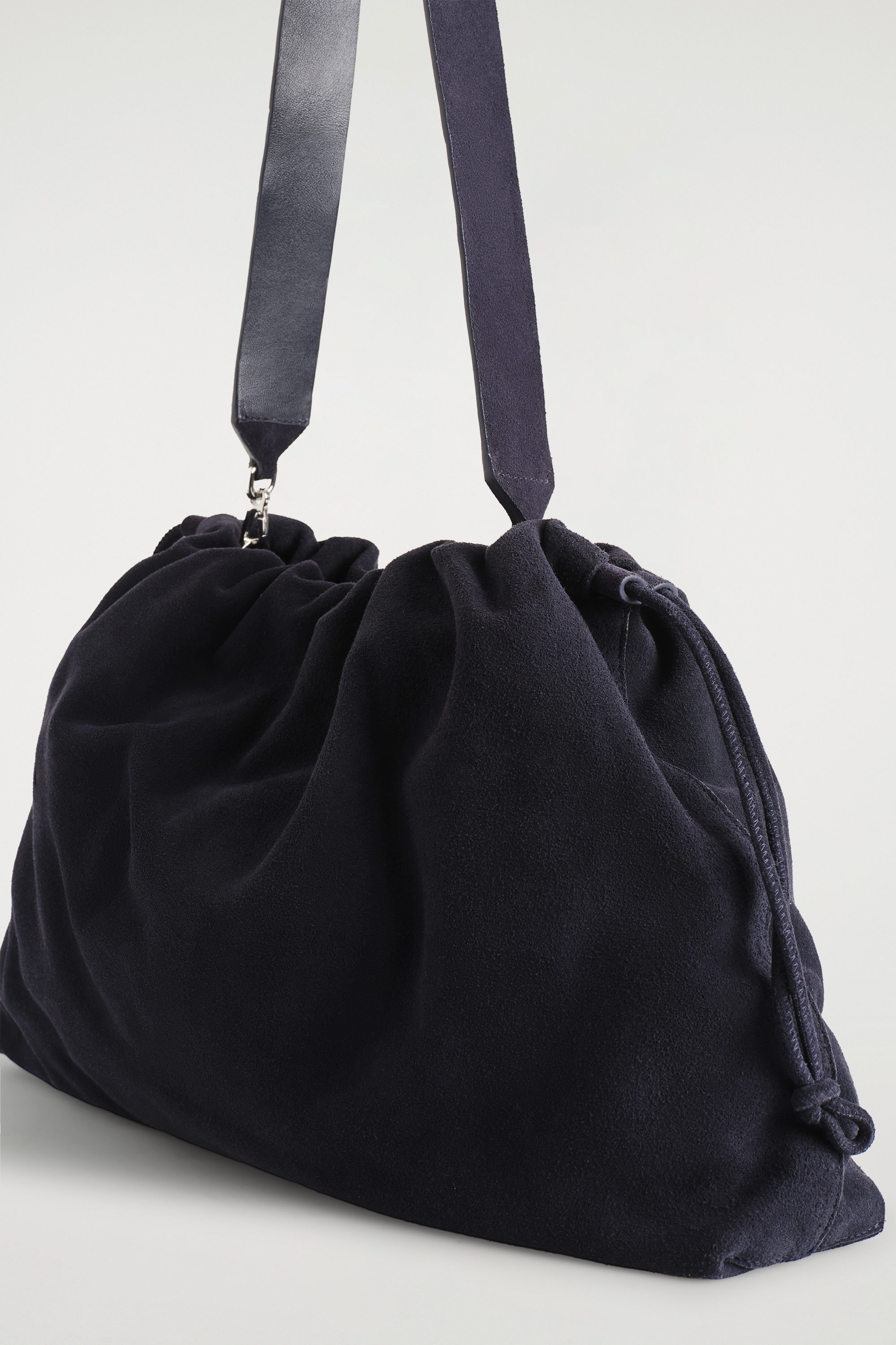 CAVATELLI CLUTCH BAG - SUEDE - NAVY | COS US