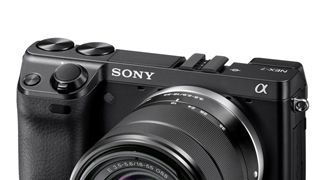 ソニーミラーレス一眼「NEX-7」発表！ | GQ JAPAN