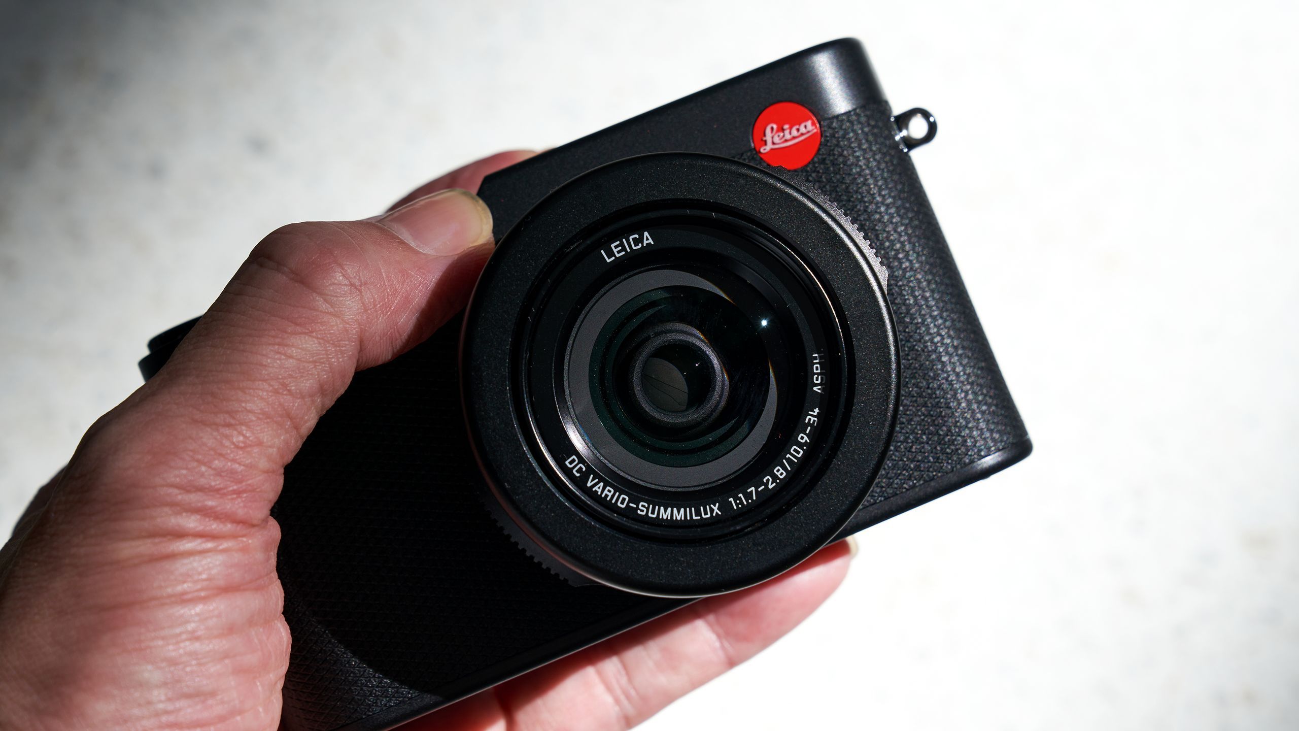 スマホ全盛期に欲しいコンパクトカメラとは──「ライカD-LUX8」を試す