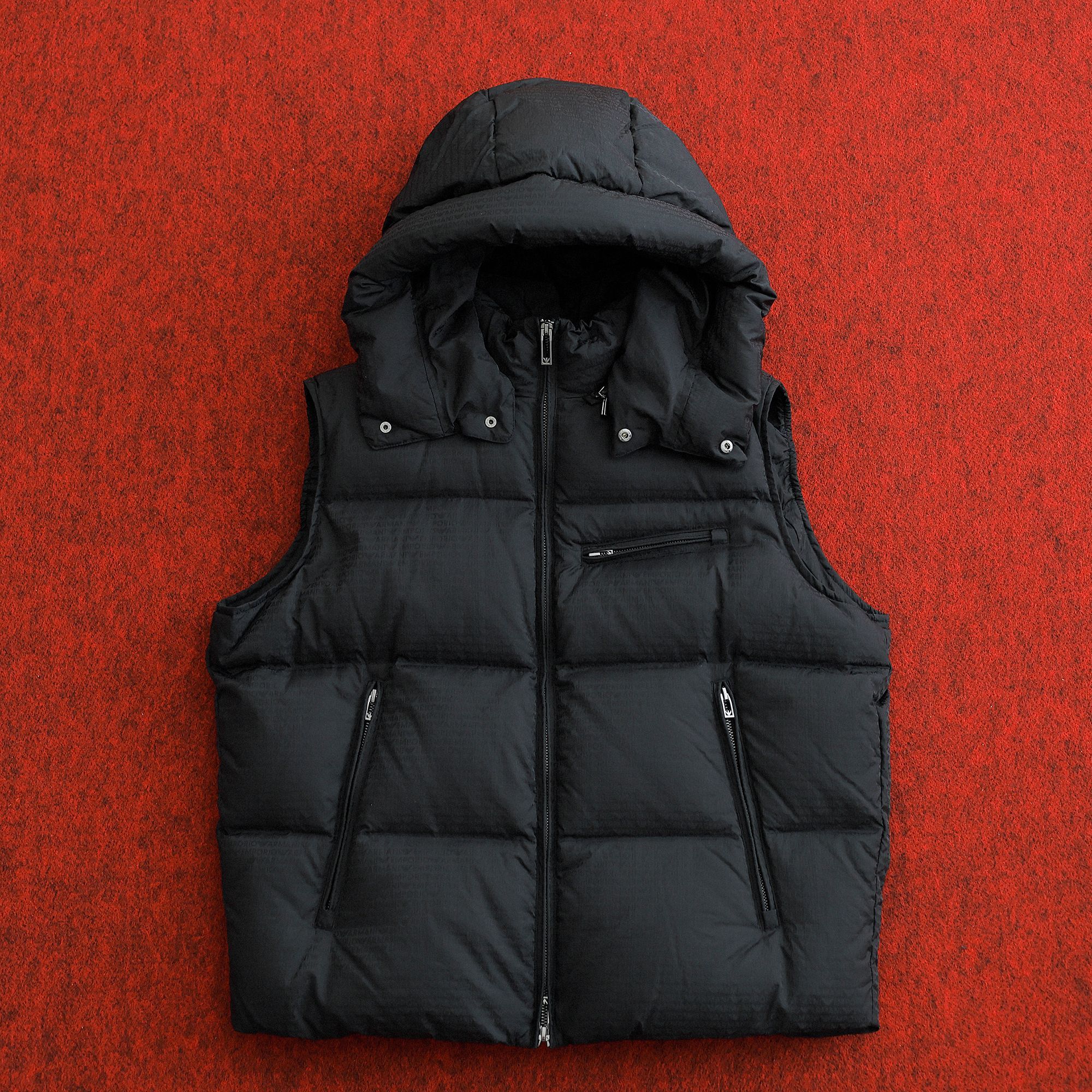 ギャラリー：ダウンをモードに解釈したエンポリオ アルマーニ──特集