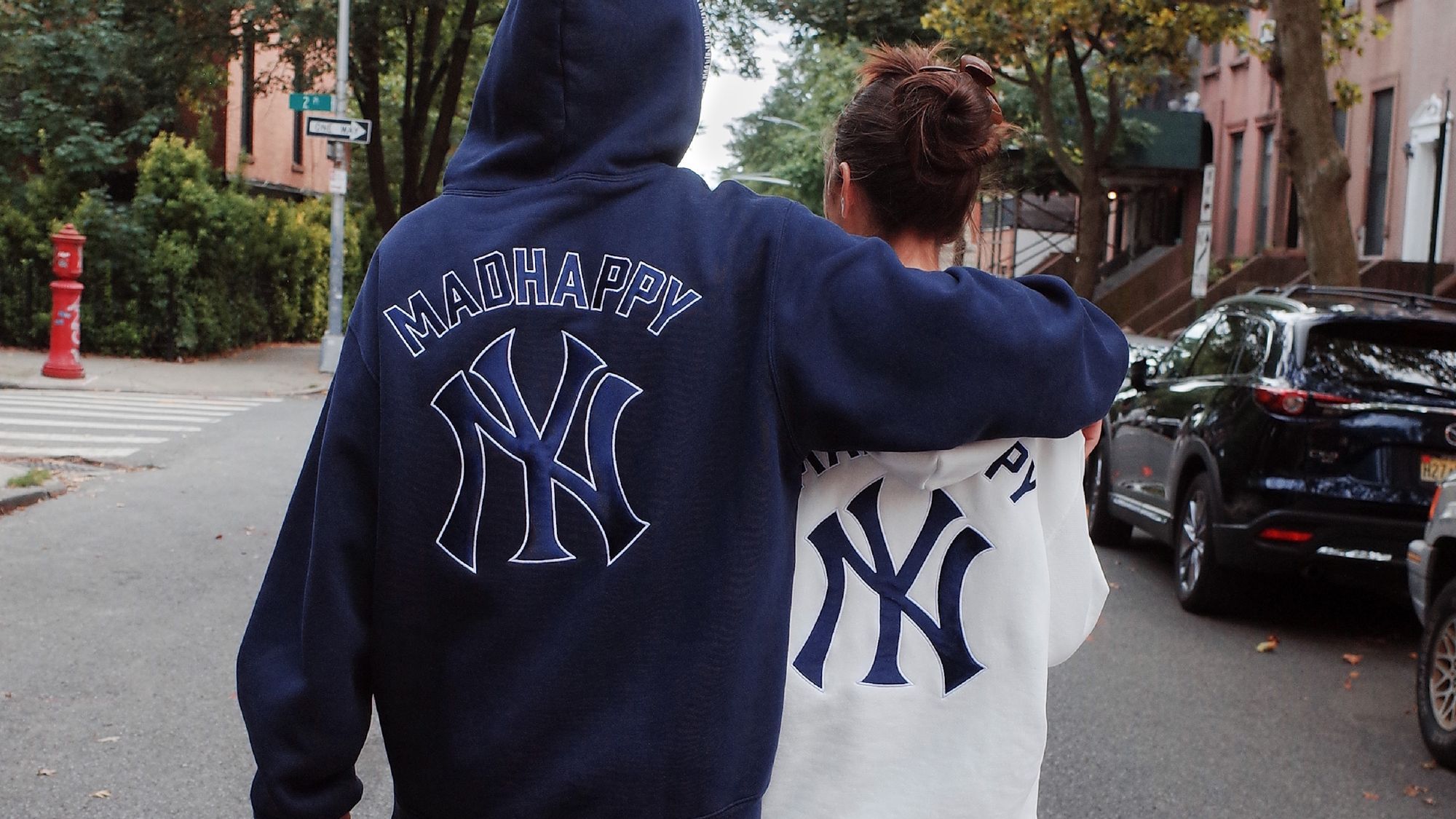 マッドハッピーとヤンキースがコラボ！──あのストライプの